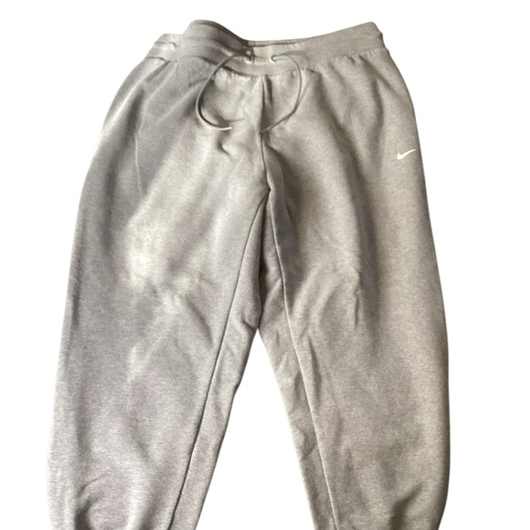 Nike Gray Sweatpants with Tapered Leg( jogger) and Drawstring (2x) - Picture 1 of 3